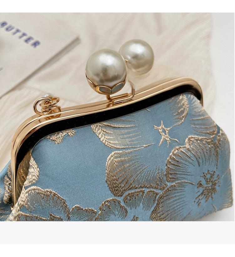 Chinese style embroidered women's bag