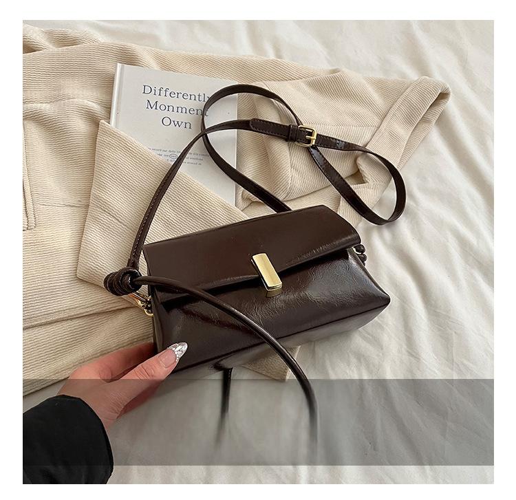 Small square bag autumn and winter high-end commuting baguette underarm bag