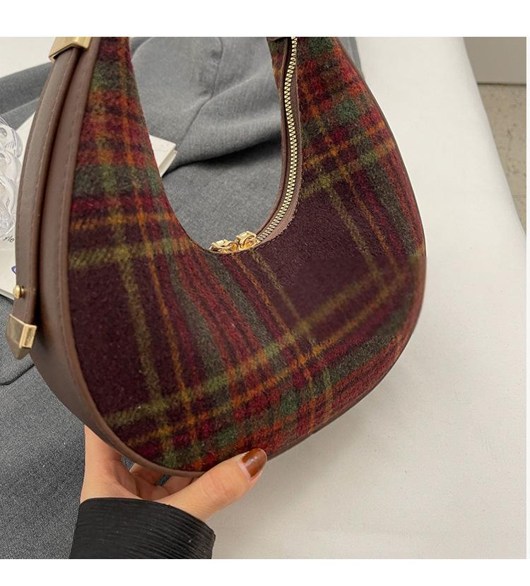 Autumn and winter niche design moon bag high-end armpit bag