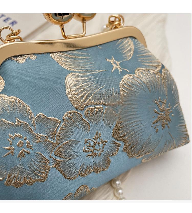 Chinese style embroidered women's bag