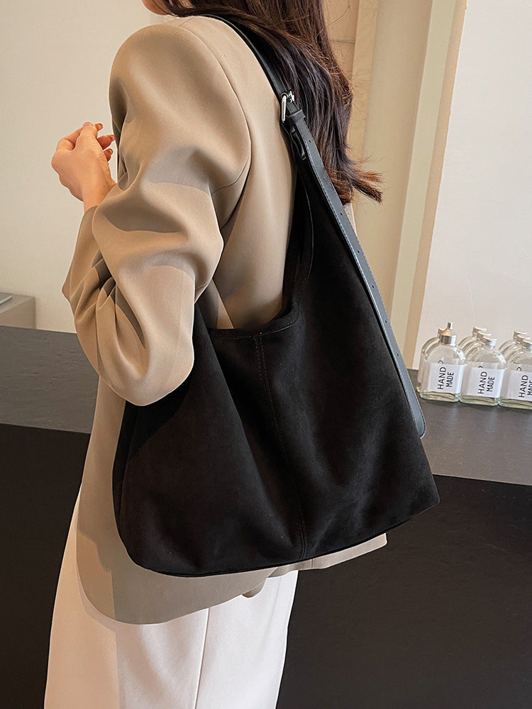 New suede bucket bag for autumn and winter, large capacity, one-shoulder underarm tote bag