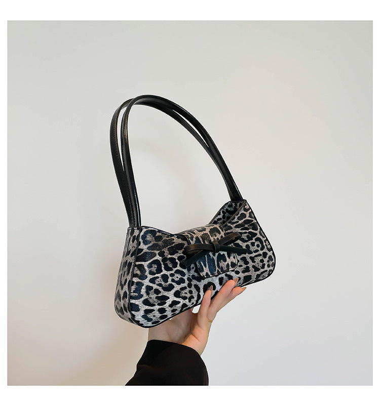 Small bow leopard bag